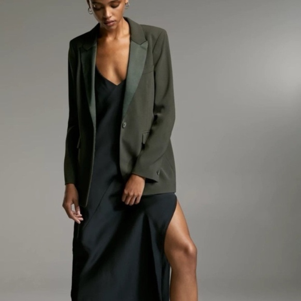 Aritzia Babaton Yates Blazer Tuxedo Jacket Satin Shoulder pads Structured 00